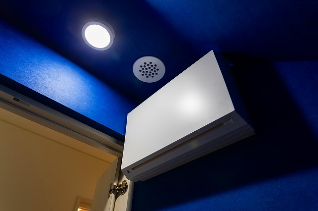 塗り壁の家　ダクト式3種集中換気のルフロ　排気口