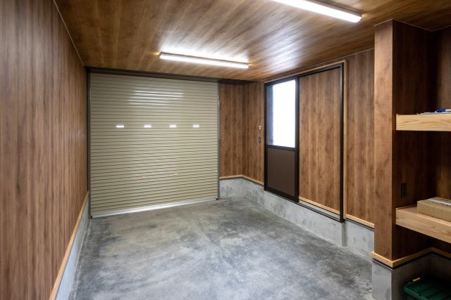 インナーガレージのある平屋のガレージ