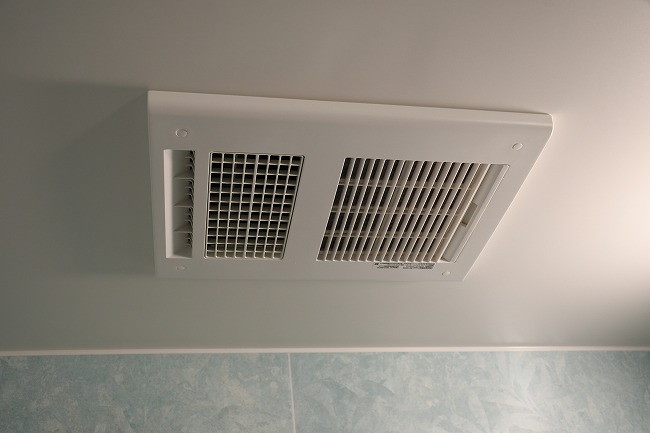 h邸断熱改修の浴室の暖房設備