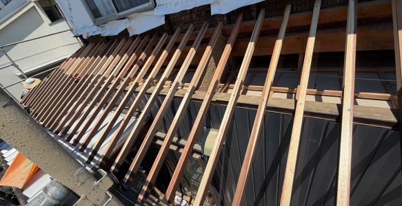 大雪に負けない屋根へ！下地を2倍にして強度爆上げリフォーム
